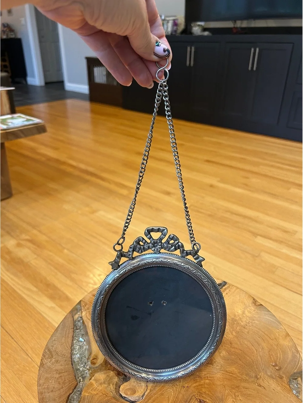 Vintage VTC Silver Tone Decorative Hanging/ tabletop Frame with Chain